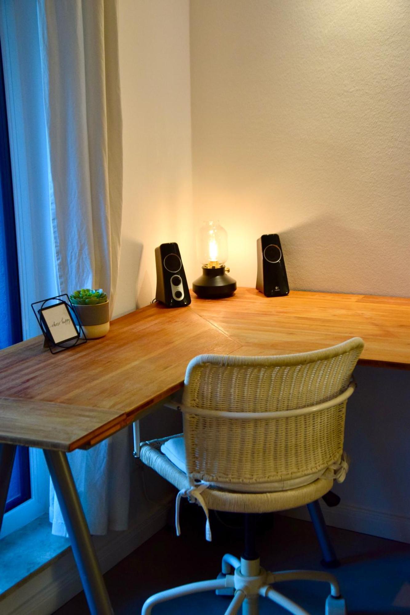Stilvolle Wohnung Mit Balkon & Parkplatz روستوك المظهر الخارجي الصورة