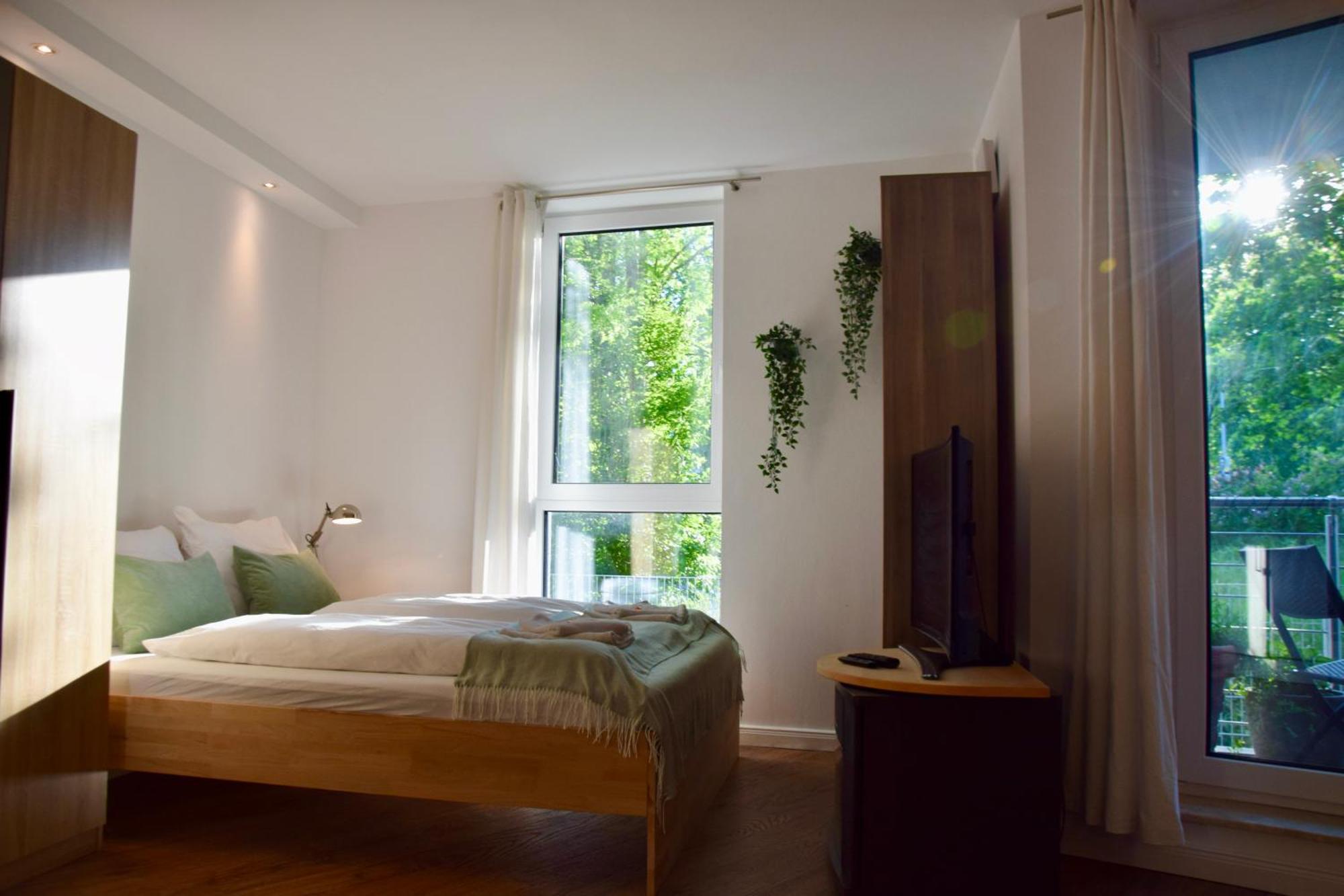 Stilvolle Wohnung Mit Balkon & Parkplatz روستوك المظهر الخارجي الصورة